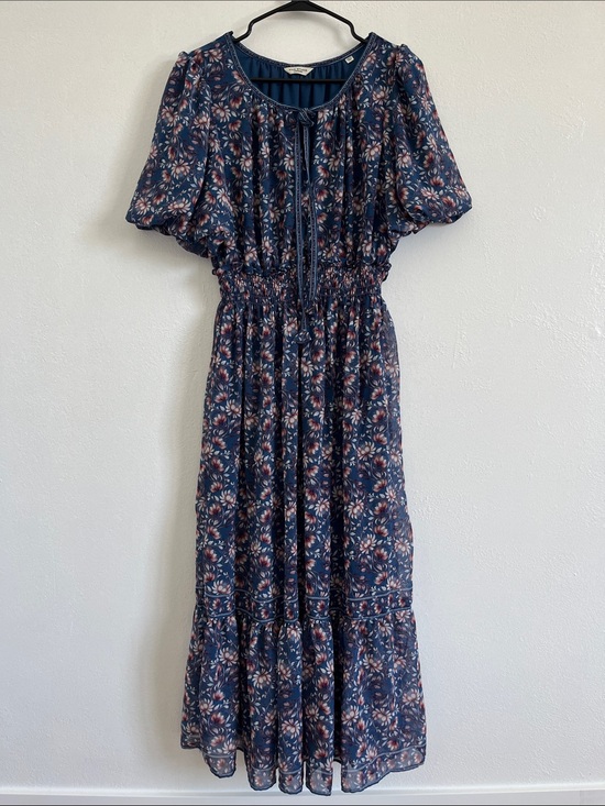 Max Studio Dresses & Skirts - Max Studio Navy Floral Tiered Midi Dress with Puff Sleeves